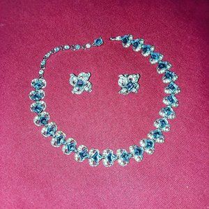 BOGOFF vintage necklace & clip earring set!